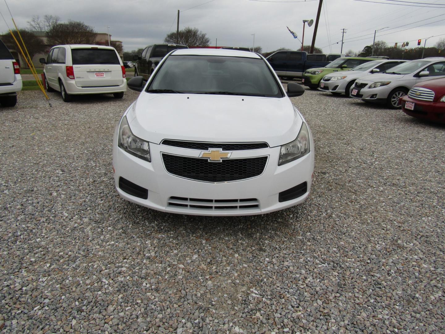 2012 White Chevrolet Cruze 2LS (1G1PC5SH5C7) with an 1.8L L4 DOHC 16V FFV engine, Automatic transmission, located at 15016 S Hwy 231, Midland City, AL, 36350, (334) 983-3001, 31.306210, -85.495277 - Photo#1